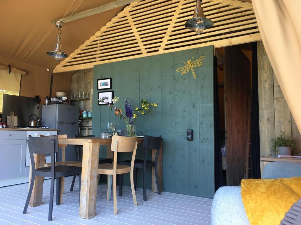 Glamping Aan De Plas Vinkeveen Exteriör bild