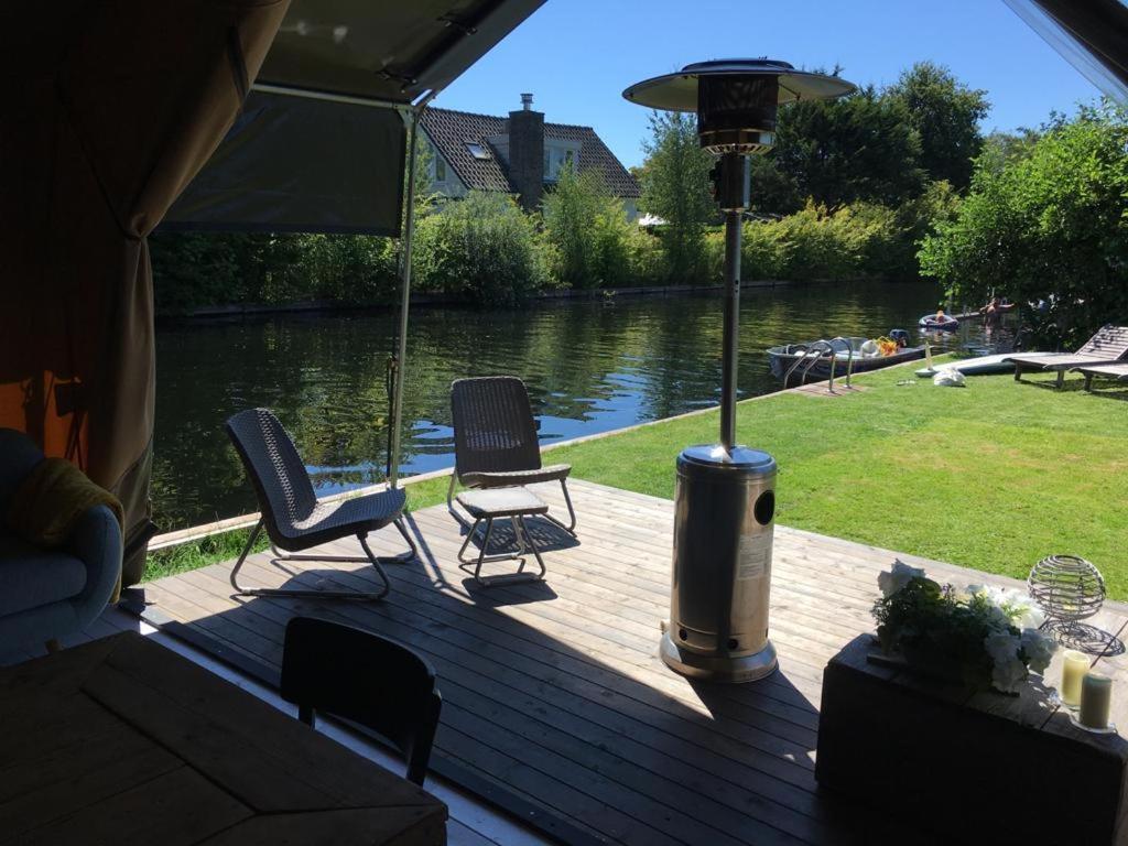 Glamping Aan De Plas Vinkeveen Exteriör bild